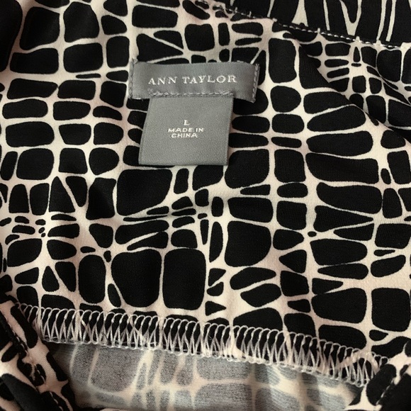 Women’s dress - Picture 3 of 5